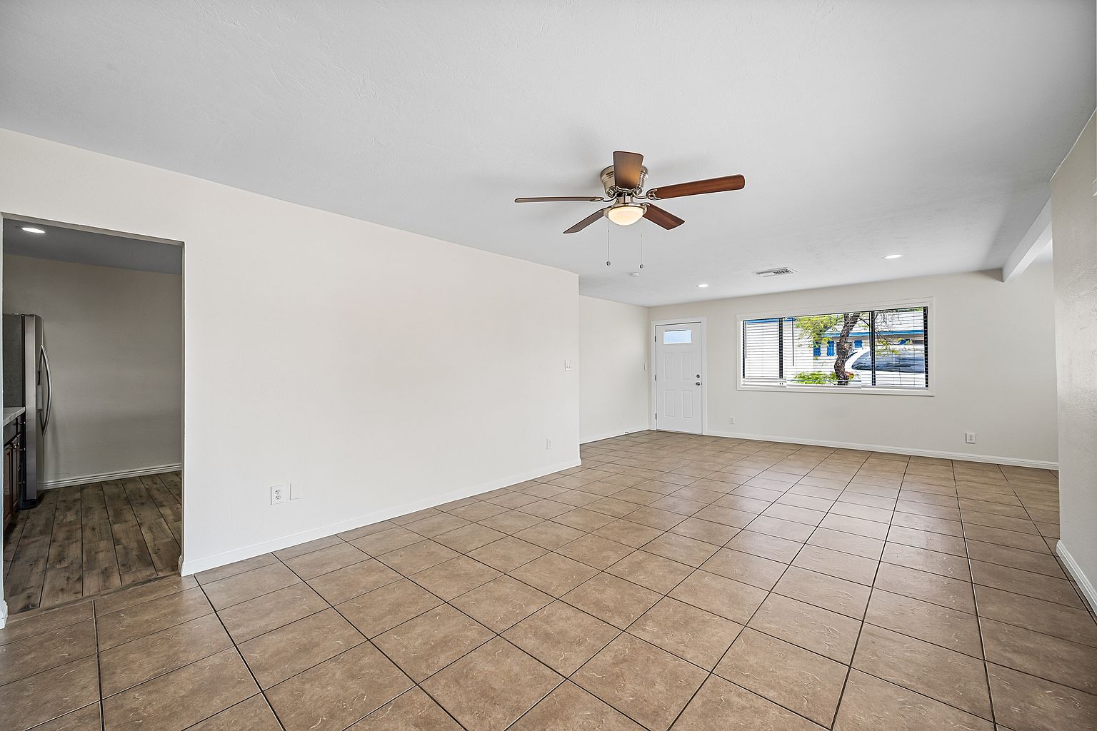 5924 W Seldon Ln photo 5