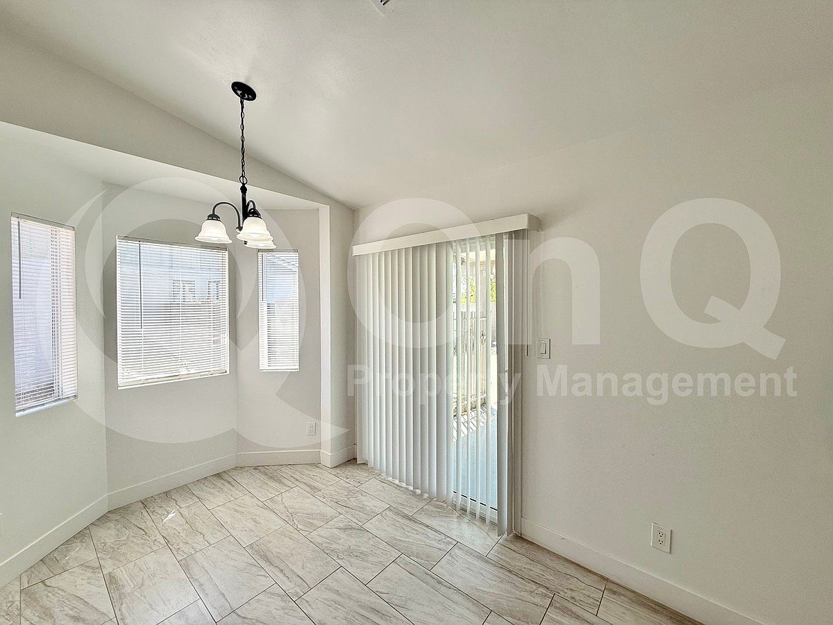 7349 W Denton Ln photo 5