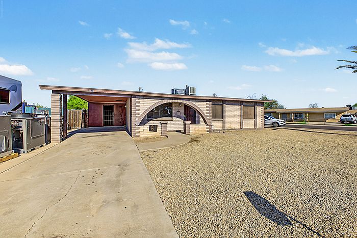 5123 N 68th Ave photo 4