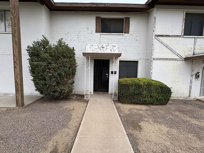 4606 N 71st Ln photo 3