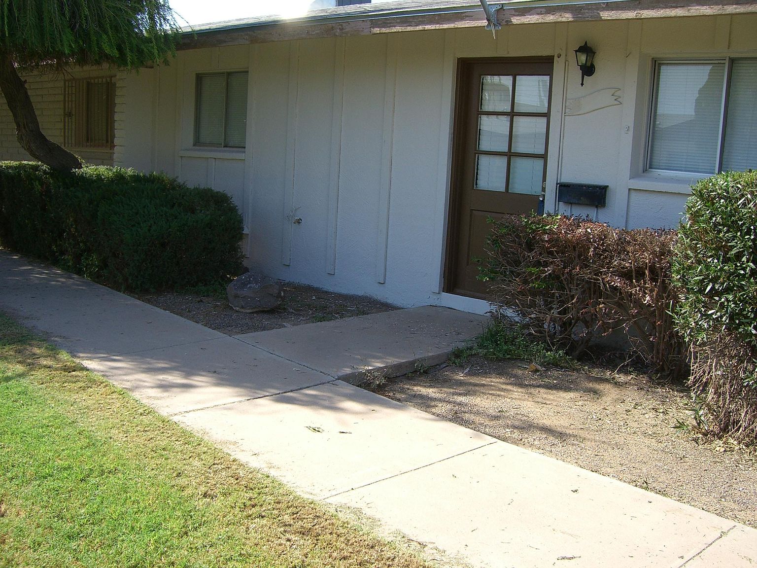 7112 W Minnezona Ave photo 2