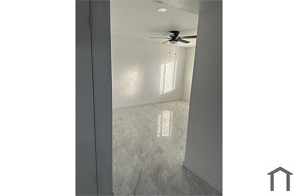 7208 W Sells Dr photo 2