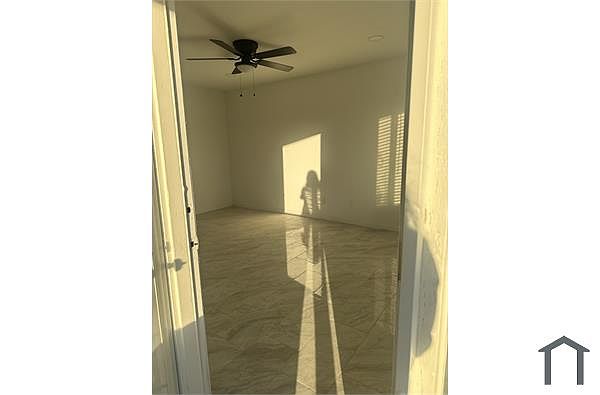 7208 W Sells Dr photo 3