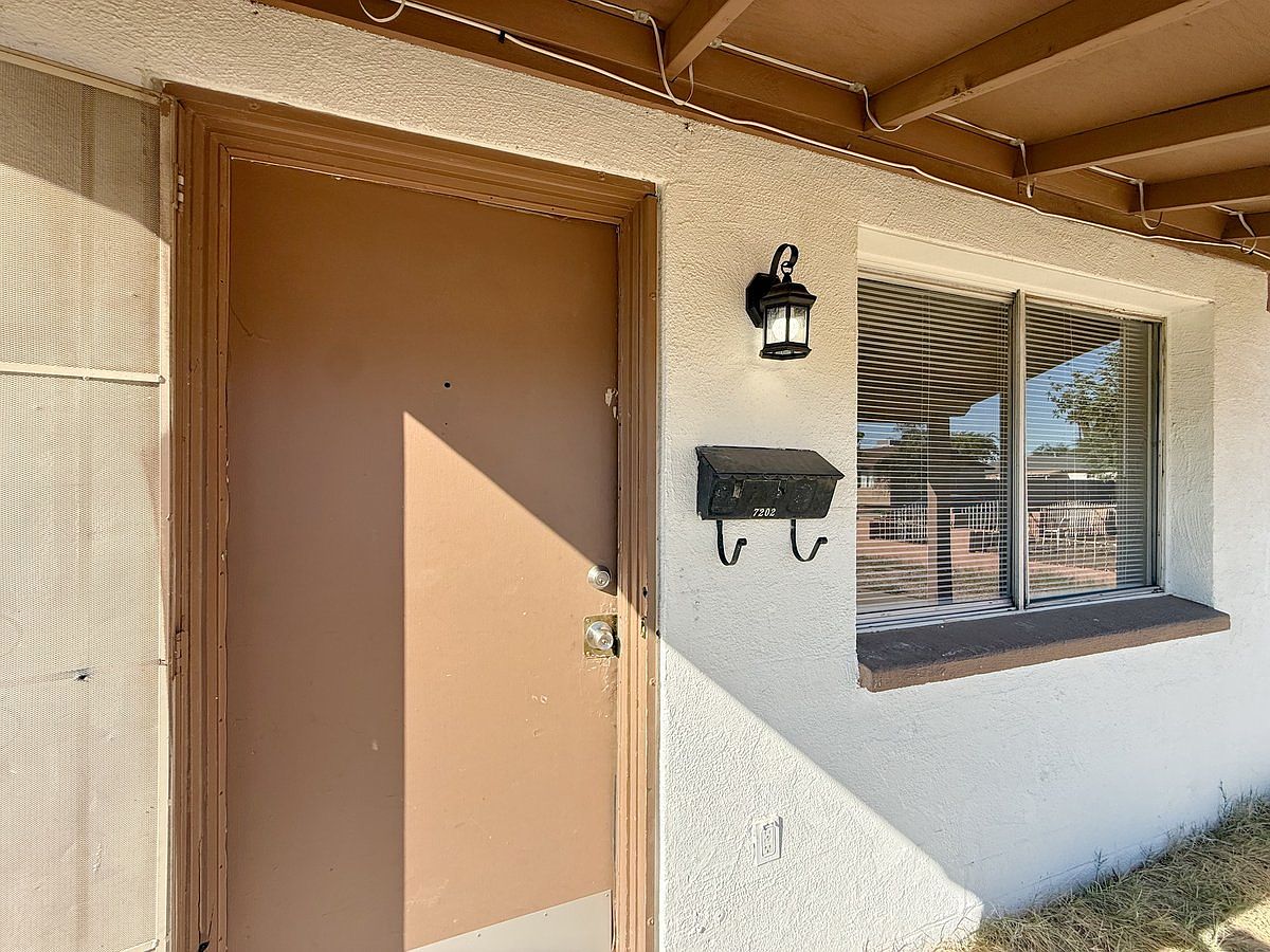 7208 West Glenrosa Avenue, Phoenix, AZ 85033 photo 3