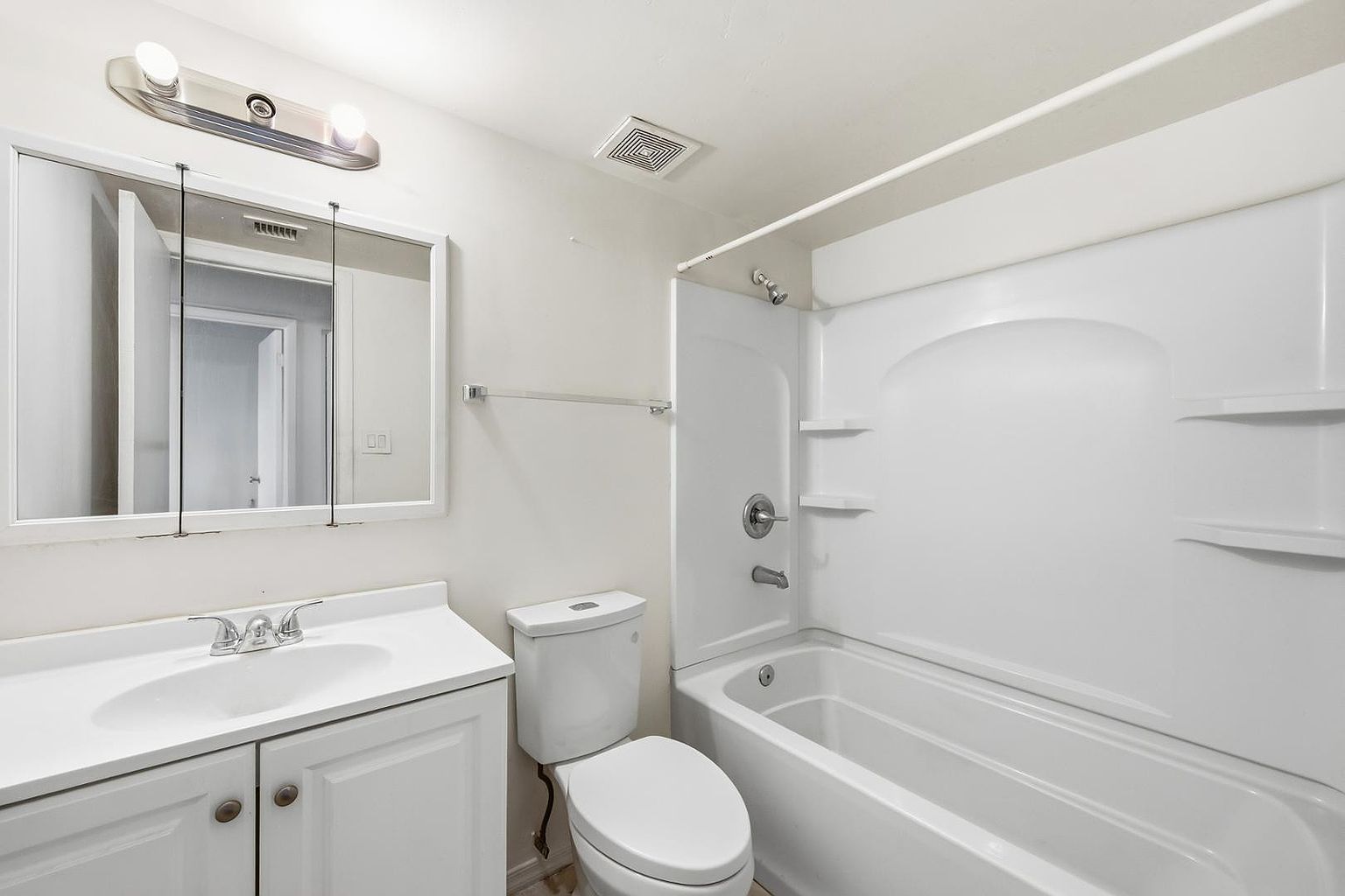 6705 W Devonshire Ave Phoenix, AZ 85033 photo 4