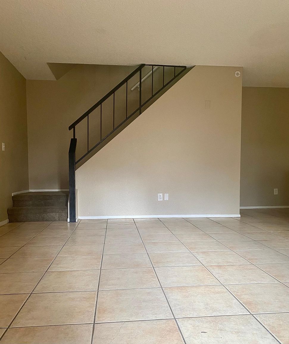 4112 N 69th Dr photo 2