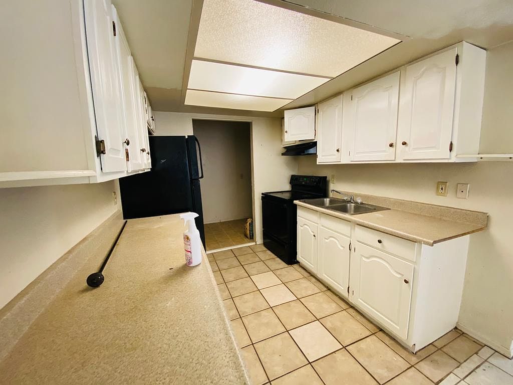 4242 N 69th Ln photo 5