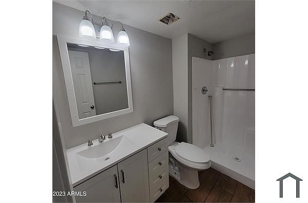4111 N 69th Ln photo 3