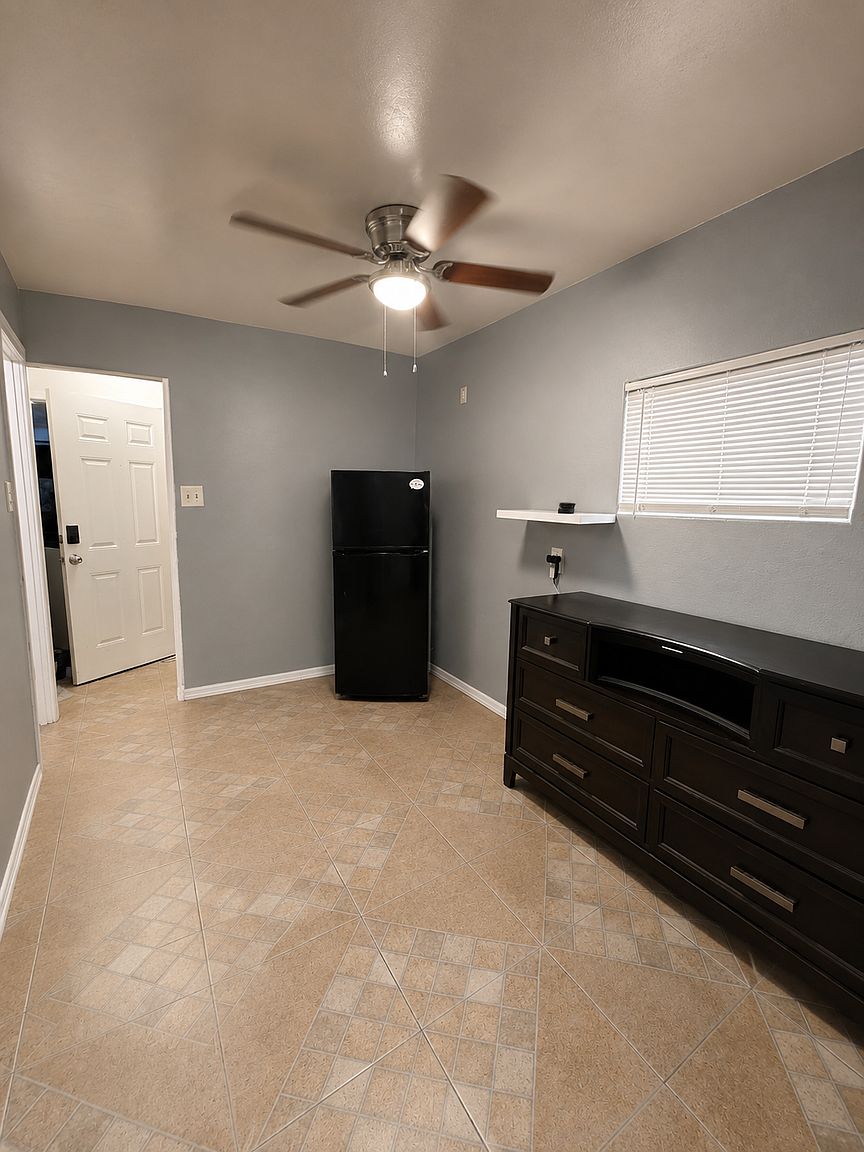 6402 W Devonshire Ave Phoenix, AZ 85033 photo 4