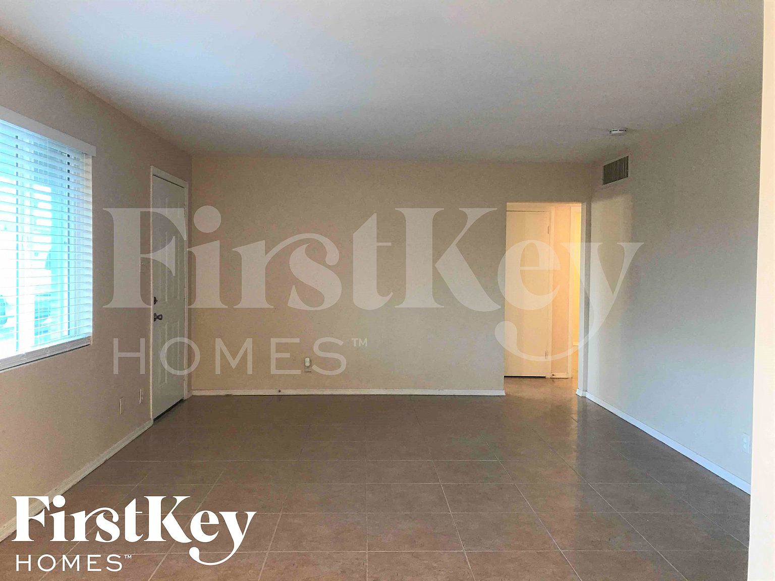3625 W San Juan Ave Phoenix, AZ 85019 photo 3