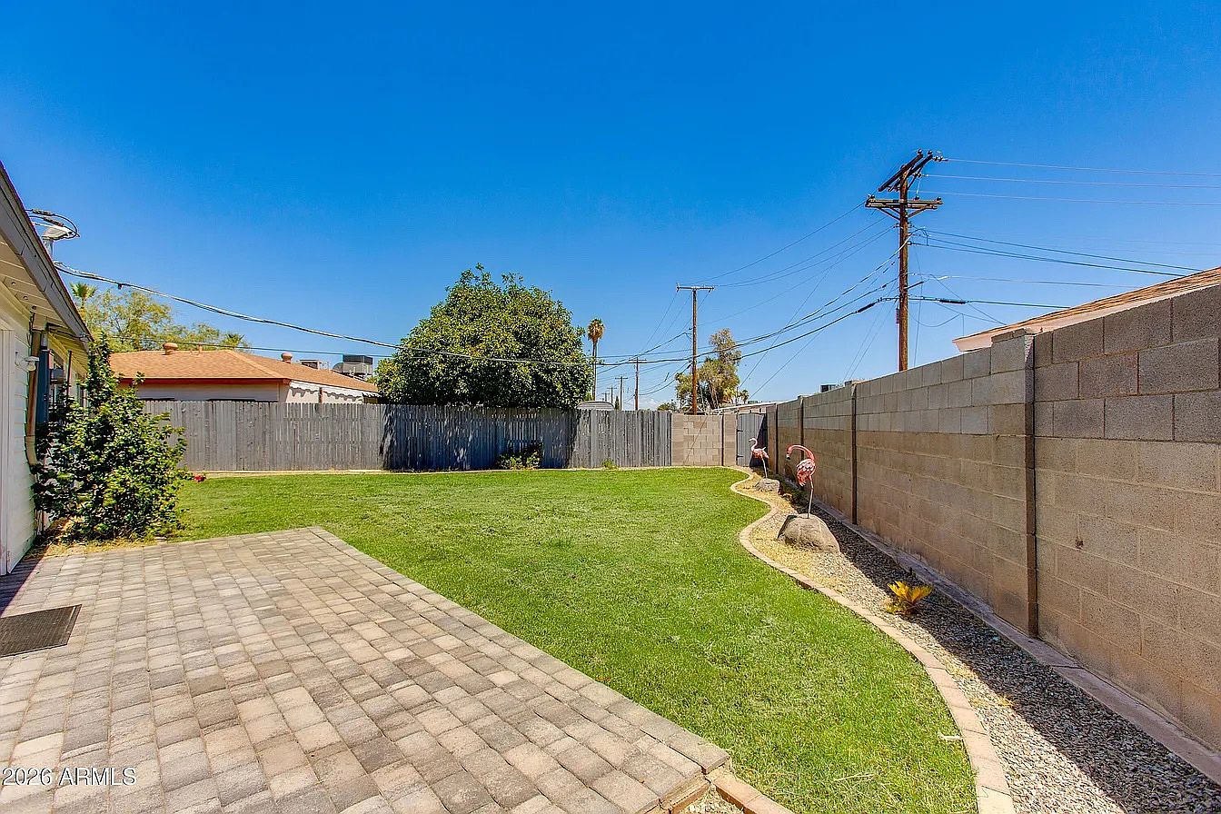 5657 North 39th Avenue, Phoenix, AZ 85019 photo 4