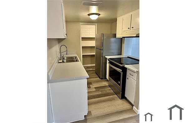 4103 W Reade Ave photo 2