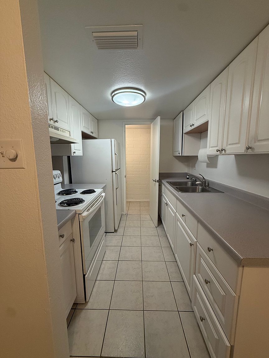 4040 W Mesquite Ln photo 3