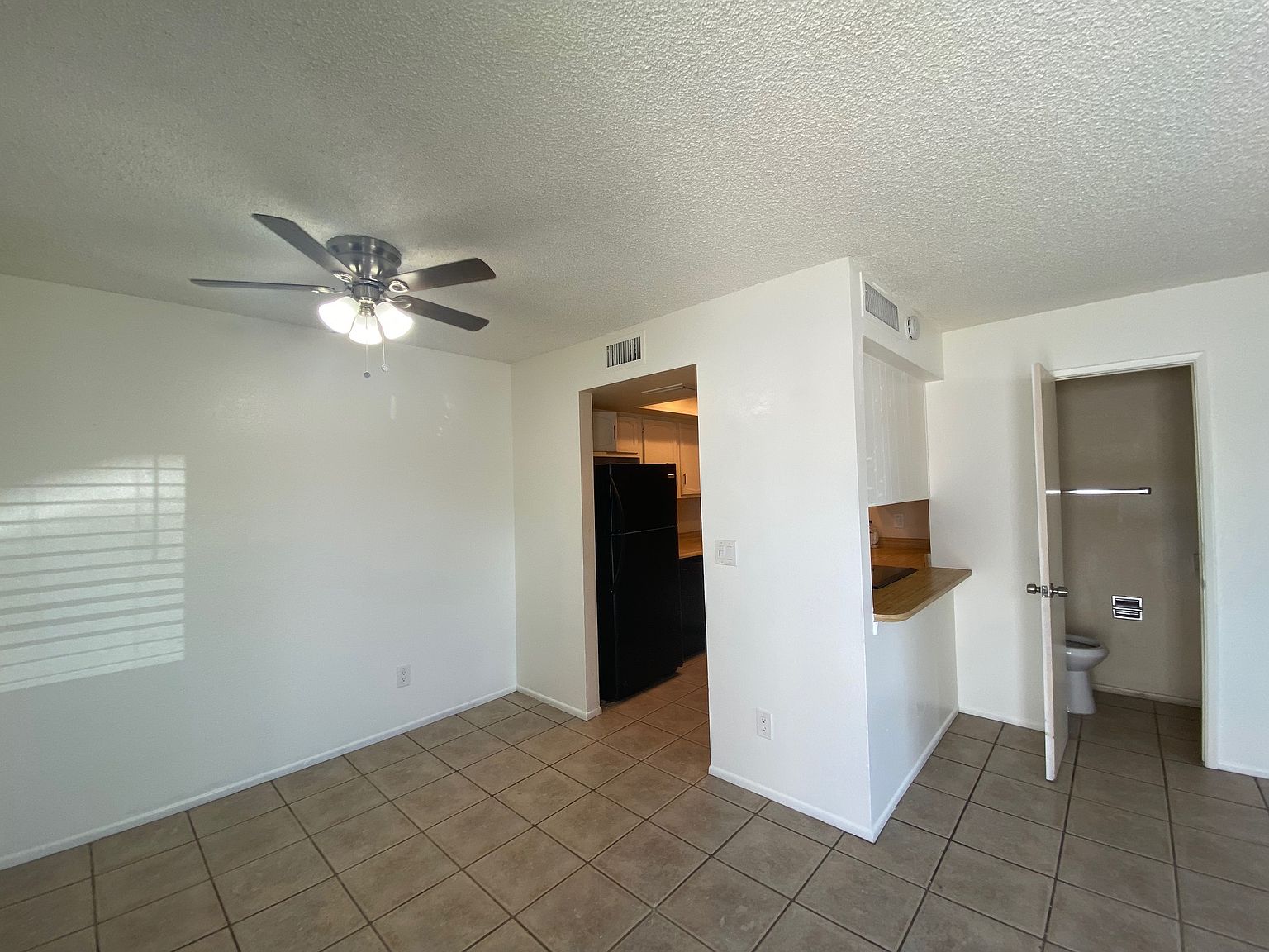 7547 N 47th Ln photo 5