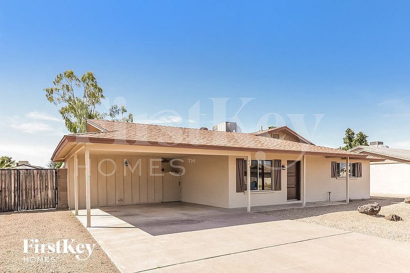 4431 W Sierra St photo 2