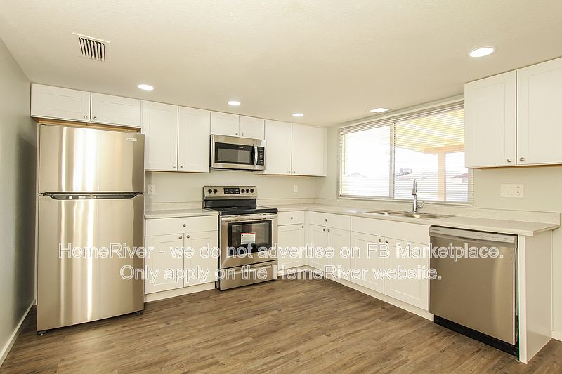 4441 W Carol Ave photo 5