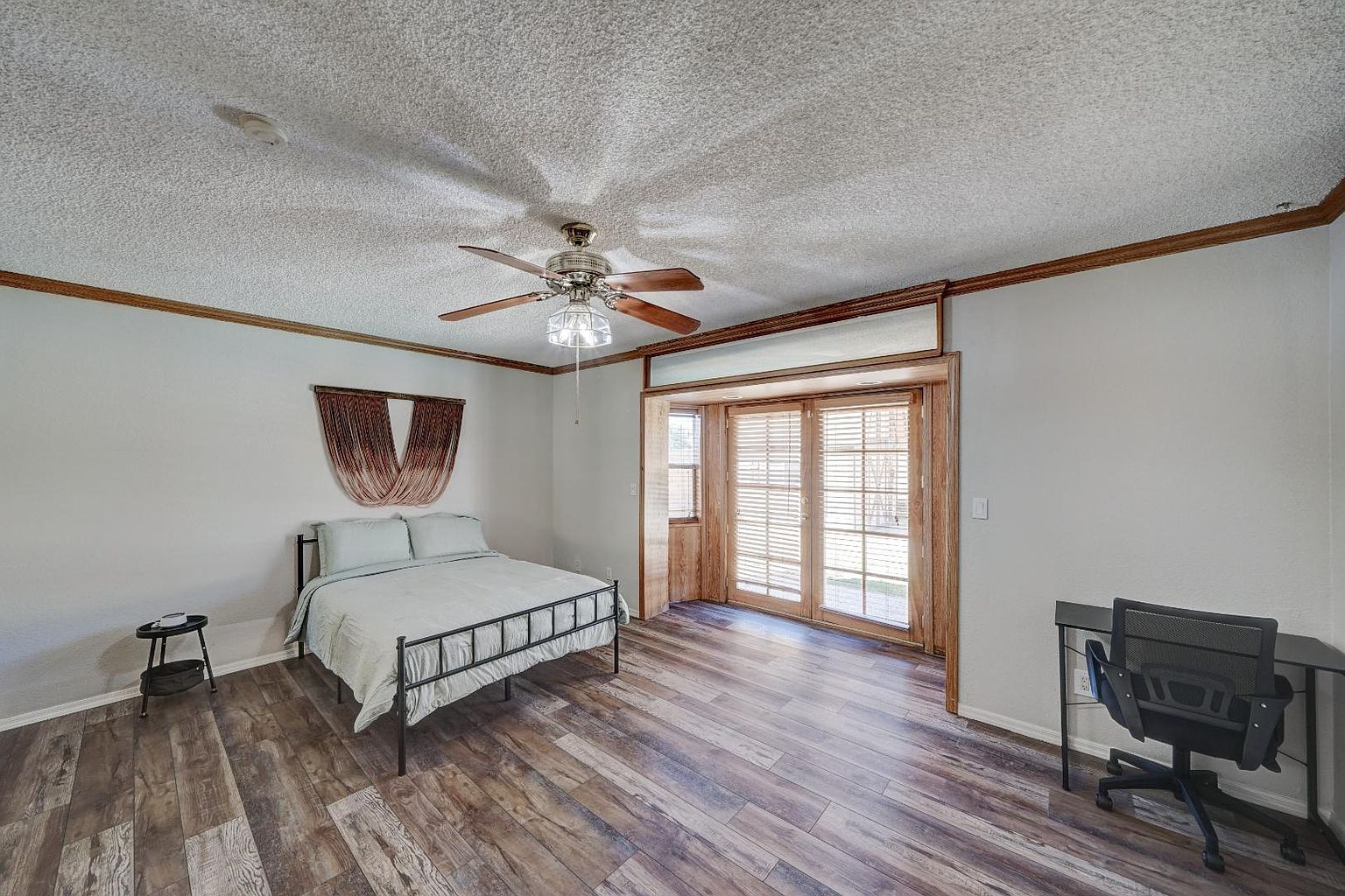 5124 W Harmont Dr Glendale, AZ 85302 photo 3