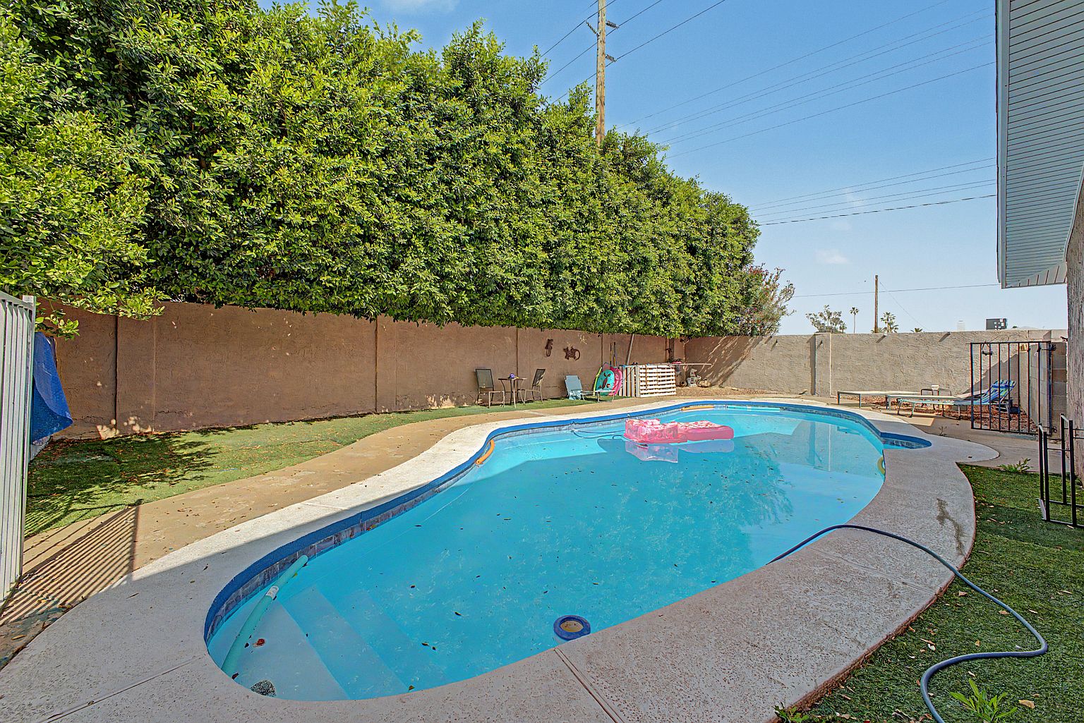 8932 N 56th Dr photo 4