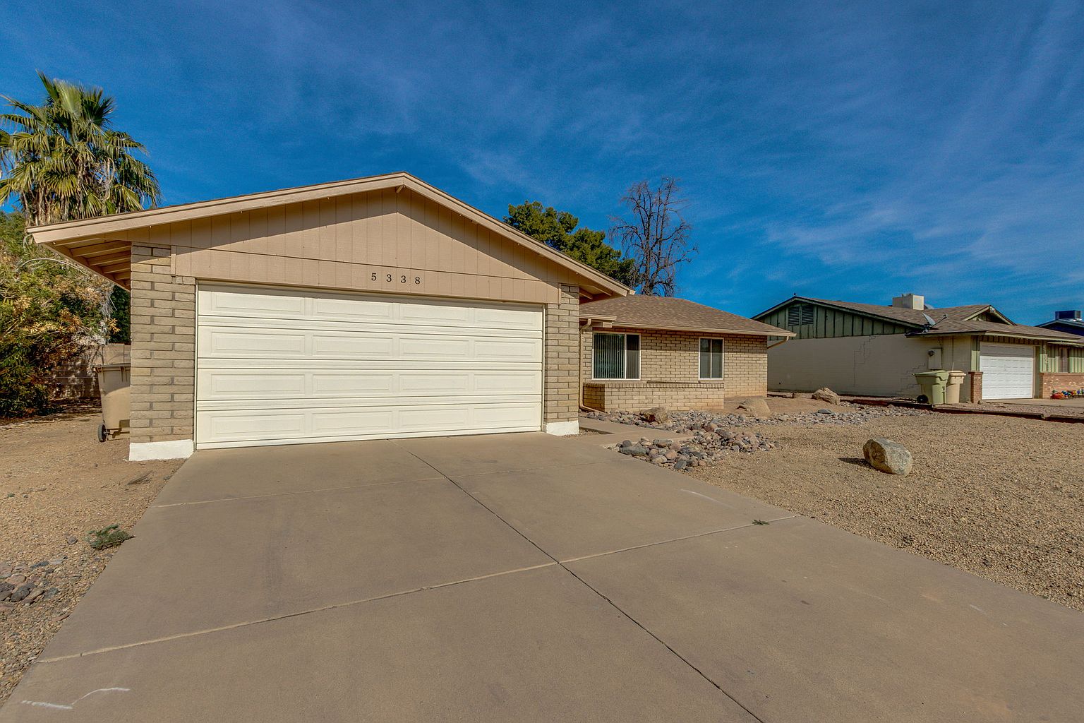 5338 W Freeway Ln photo 4