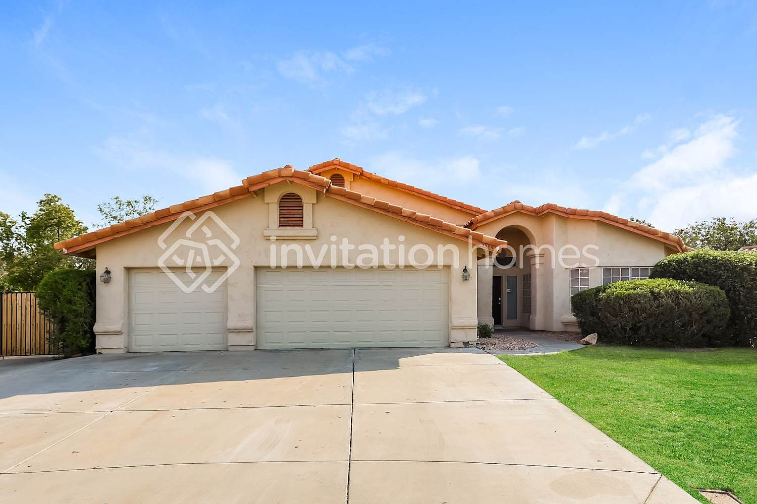 5584 W Mercer Ln Glendale, AZ 85304 photo 2