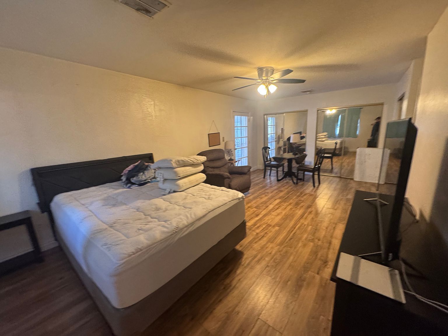 5137 W Christy Dr photo 3
