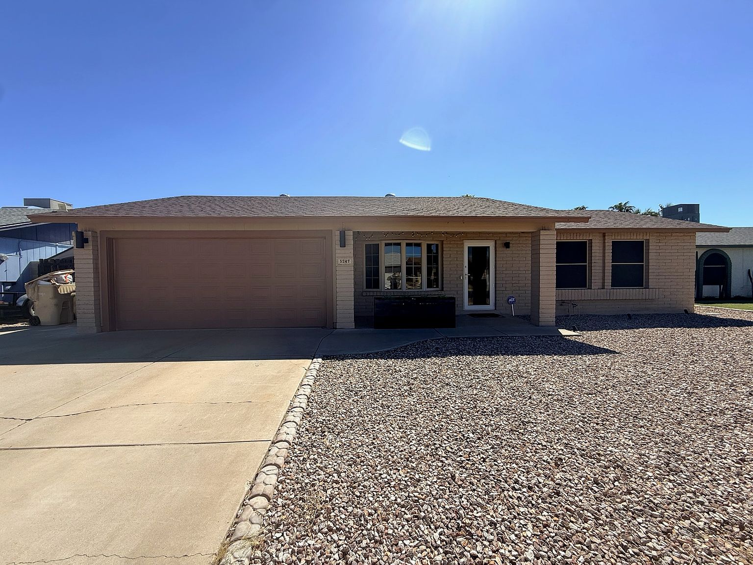 5247 W Lupine Ave photo 4