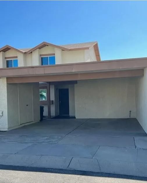 13237 N 25th Dr photo 4