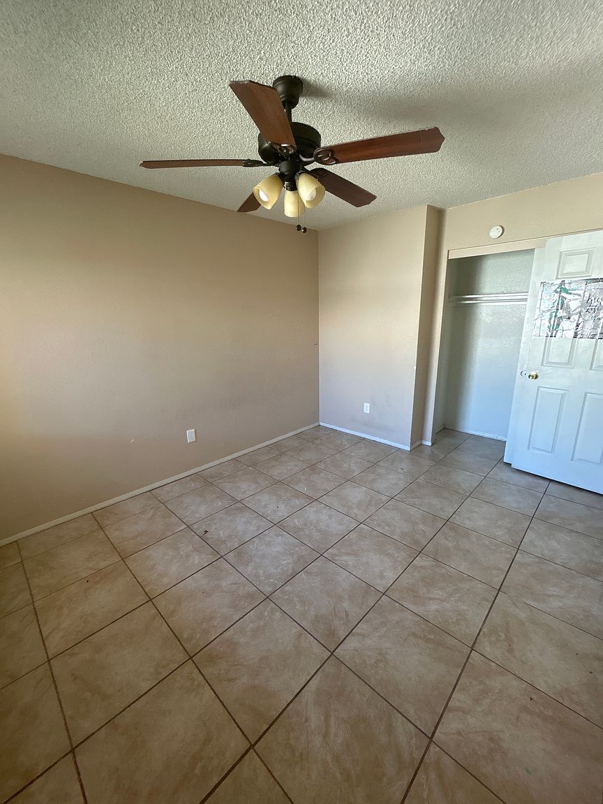 13220 N 25th Ln photo 3