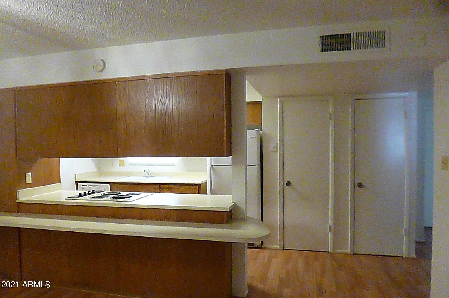 2246 W Corrine Dr photo 3