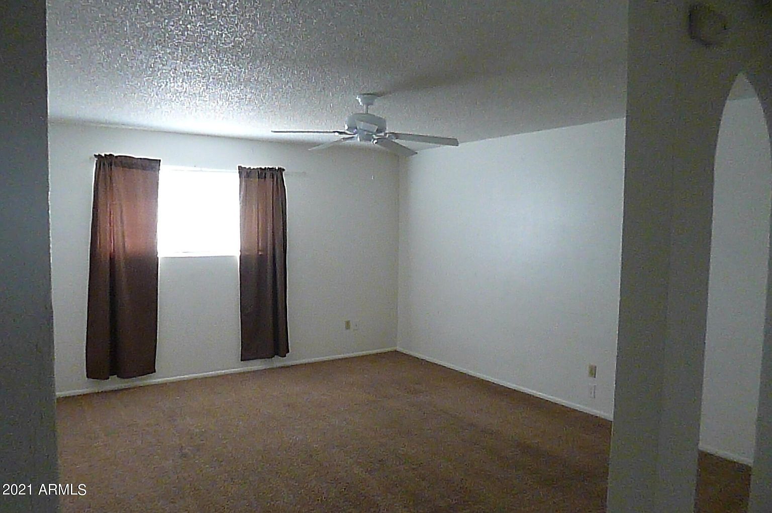 2246 W Corrine Dr photo 5