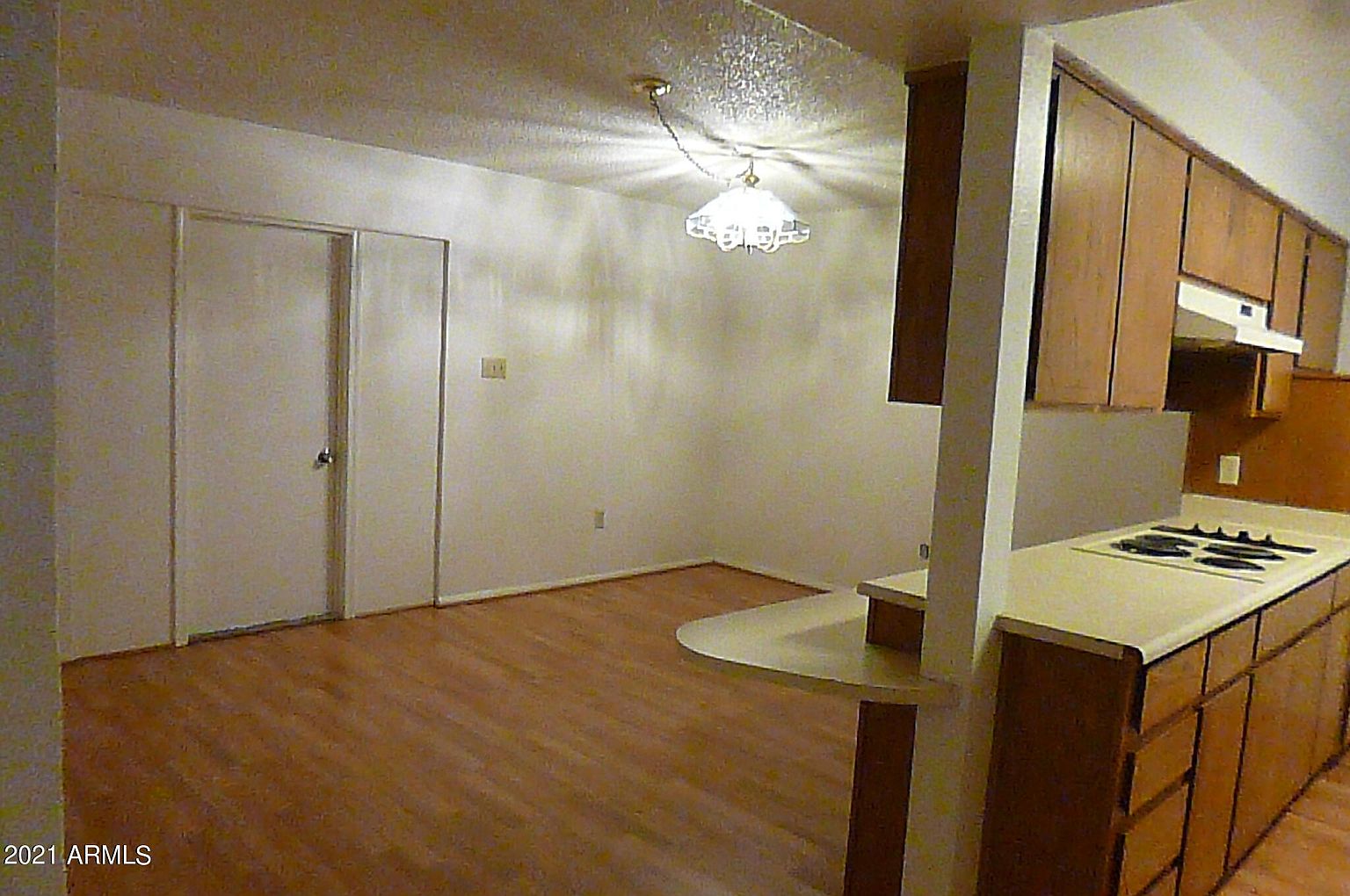 2246 W Corrine Dr photo 4
