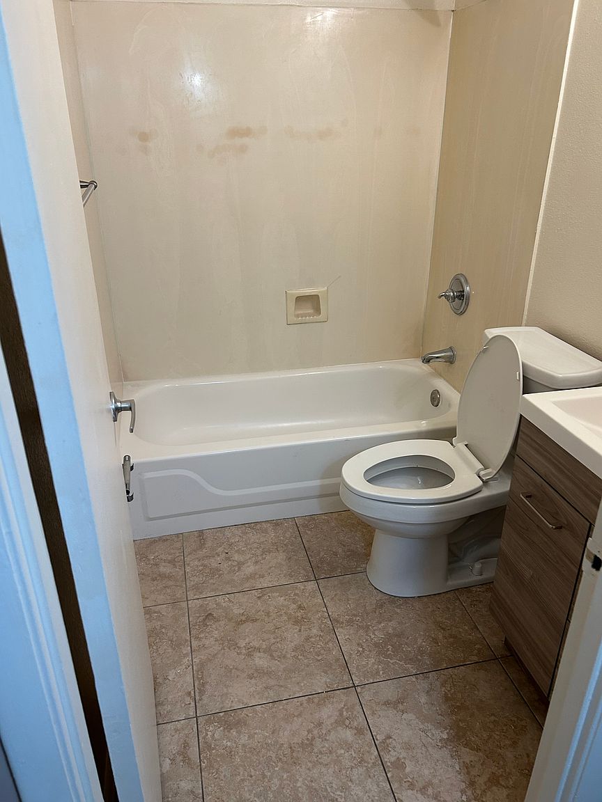 2027 W Cholla St photo 4