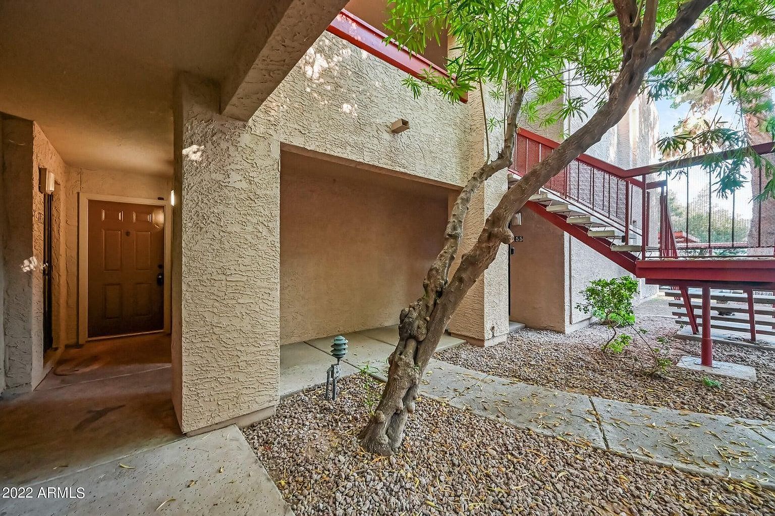 Upgraded One Bedroom- Will Go Fast! 2nd Floor Unit With Washer And Dryer!!! No Neighbors Directly Behind Balcony So Private. photo 4