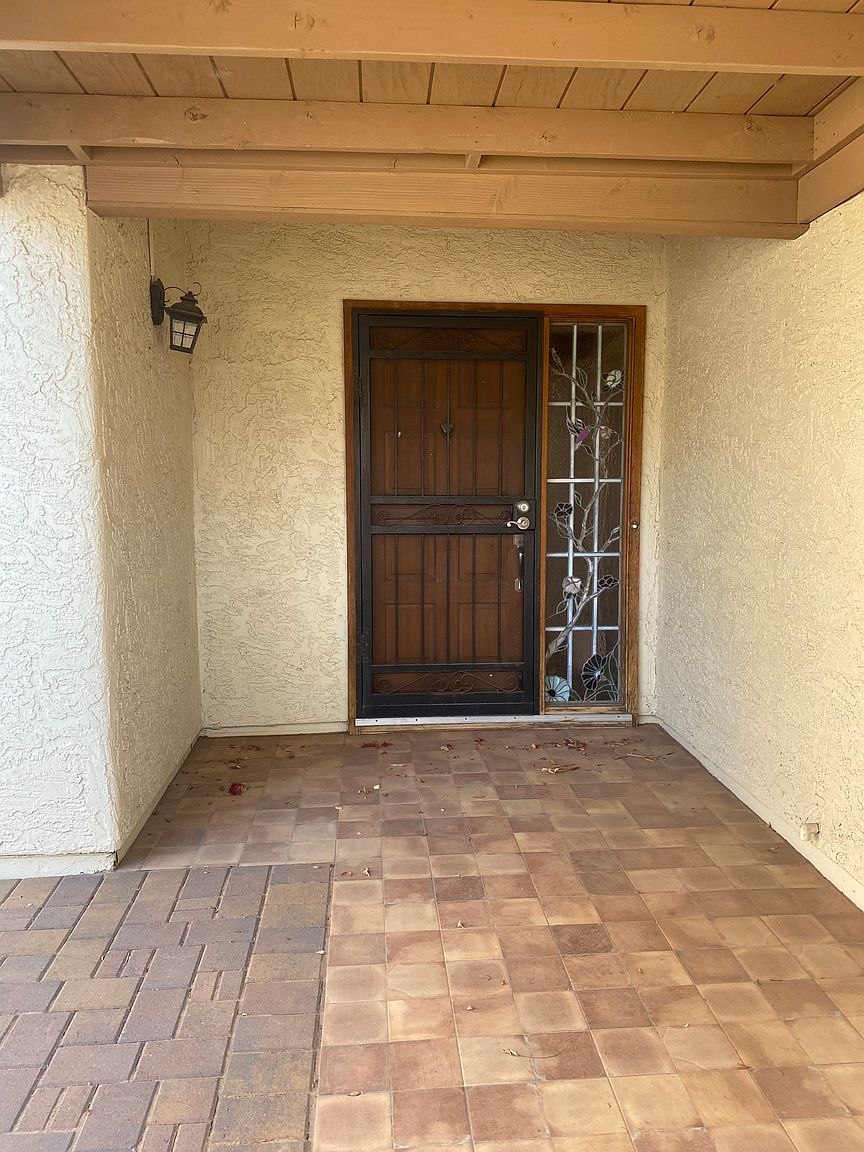 2909 W Sierra St photo 3
