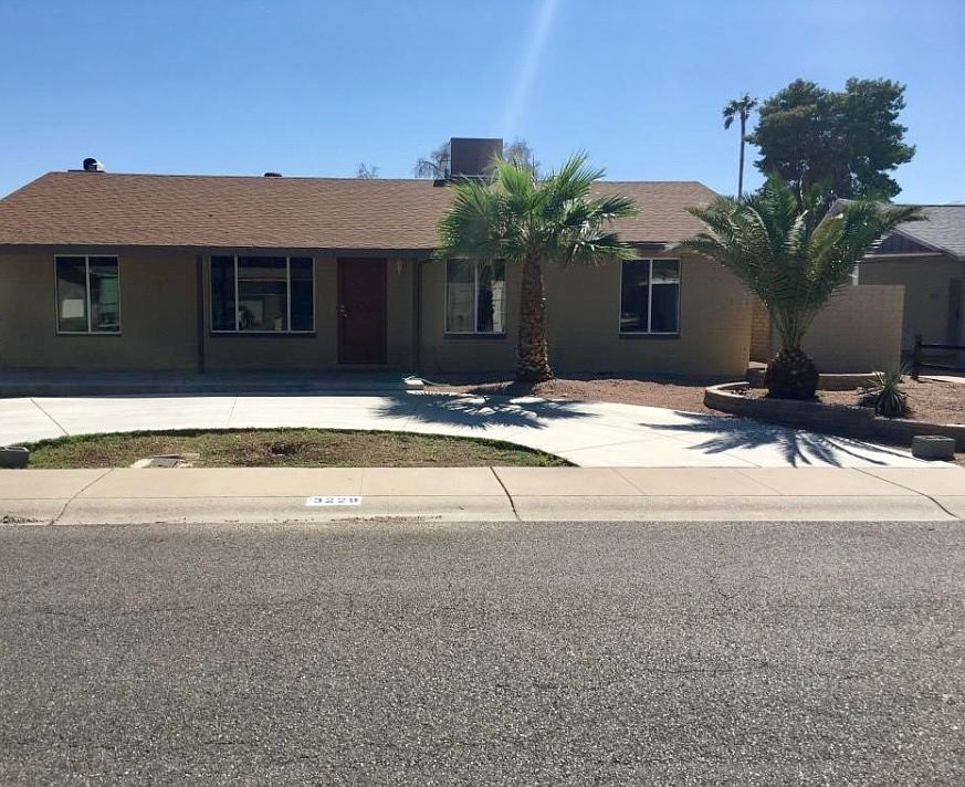 3229 W Desert Cove Ave photo 2