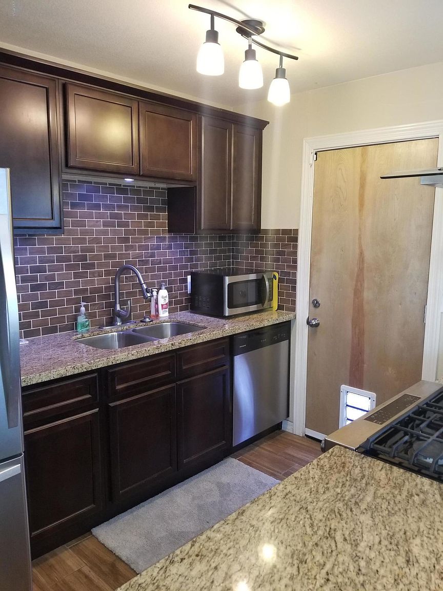 3056 W Larkspur Dr photo 3