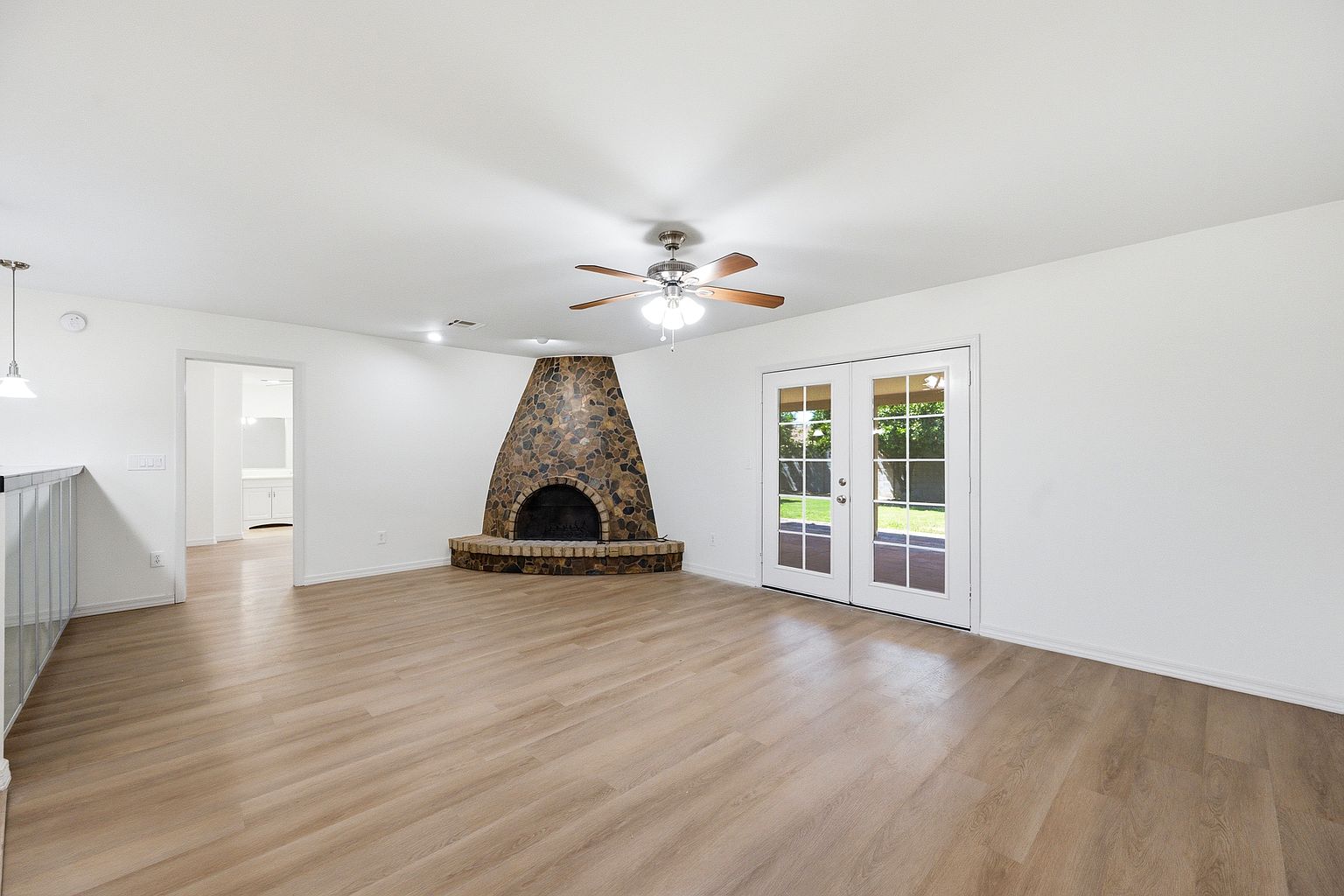 3902 W Surrey Ave photo 4