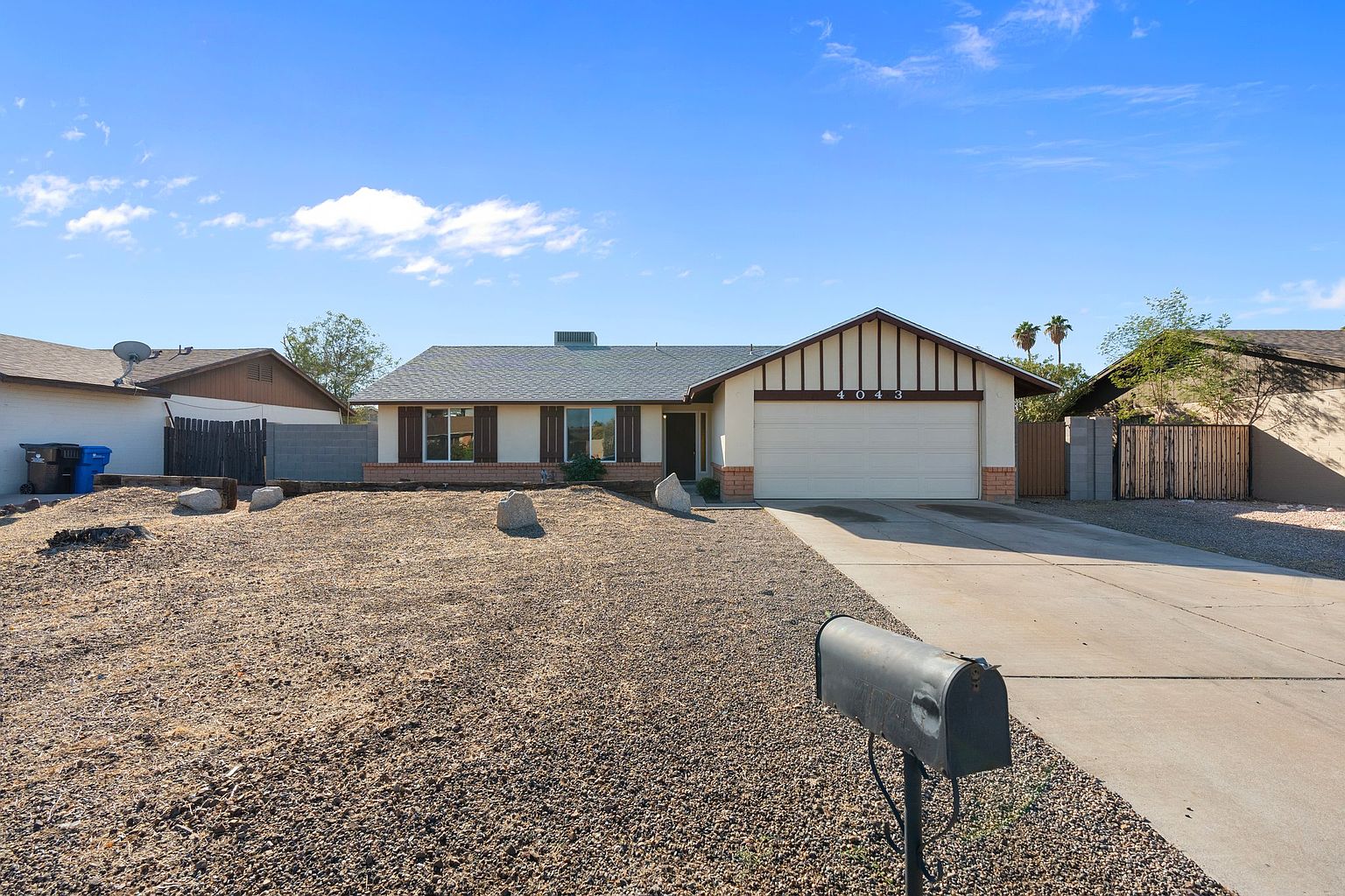 4043 W Sweetwater Ave Phoenix, AZ 85029 photo 2