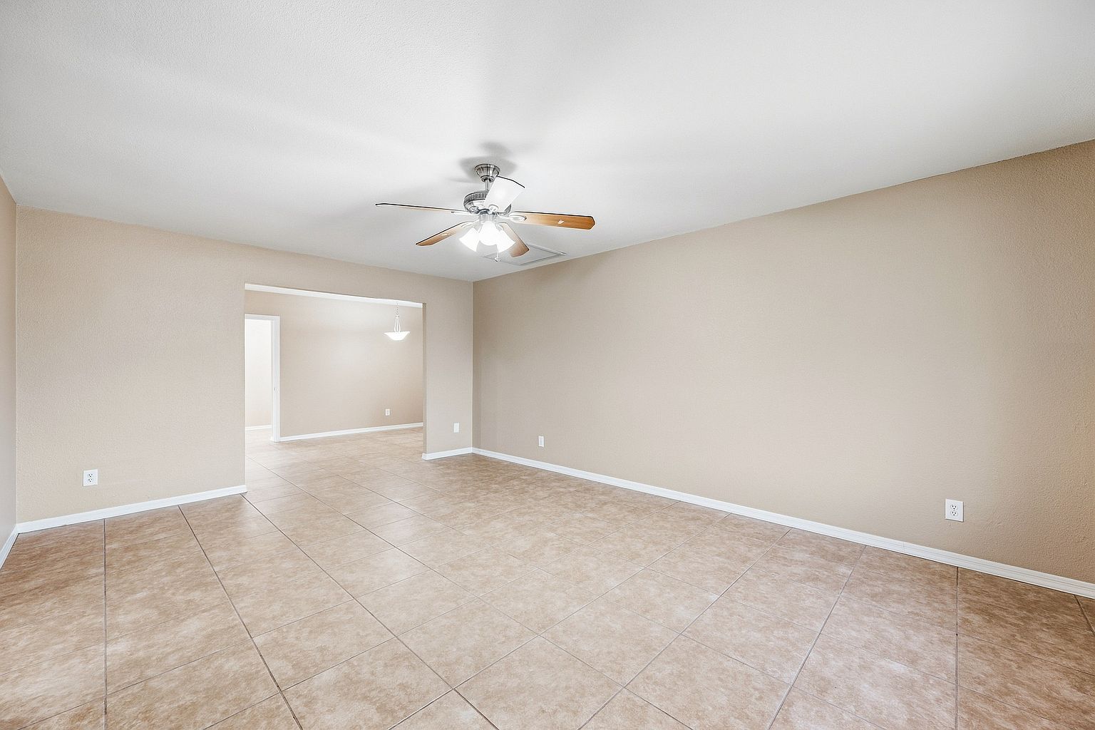 3601 W Cortez St photo 3