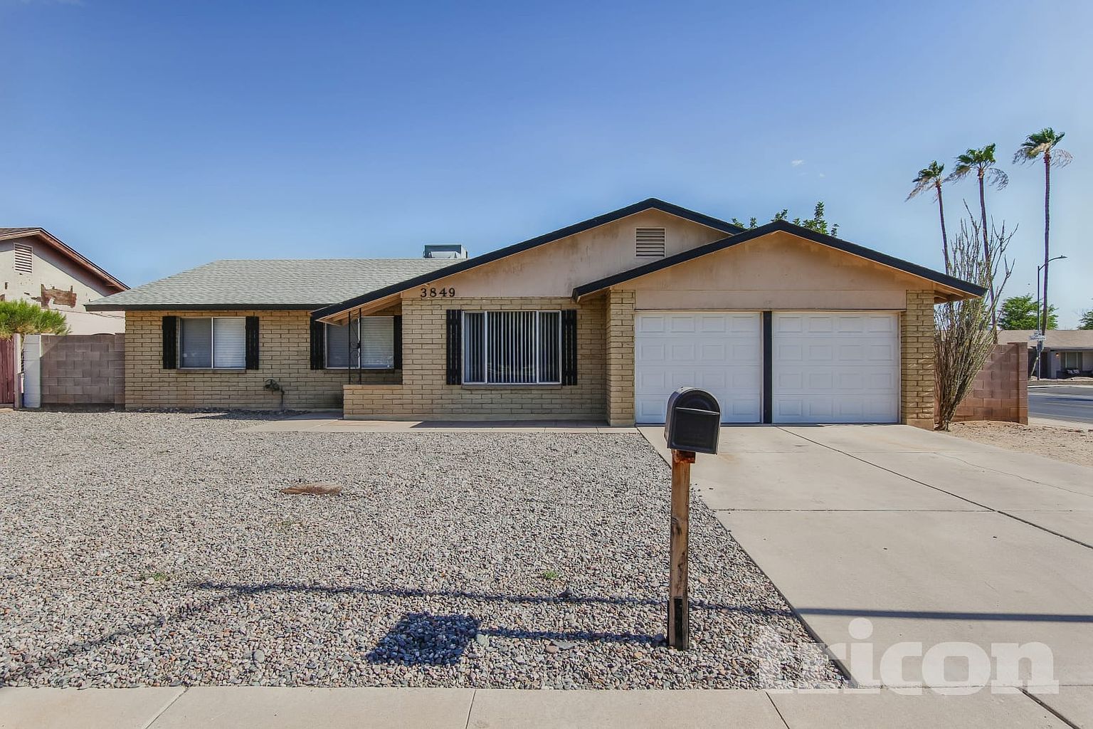 3849 W Poinsettia Dr Phoenix, AZ 85029 photo 2