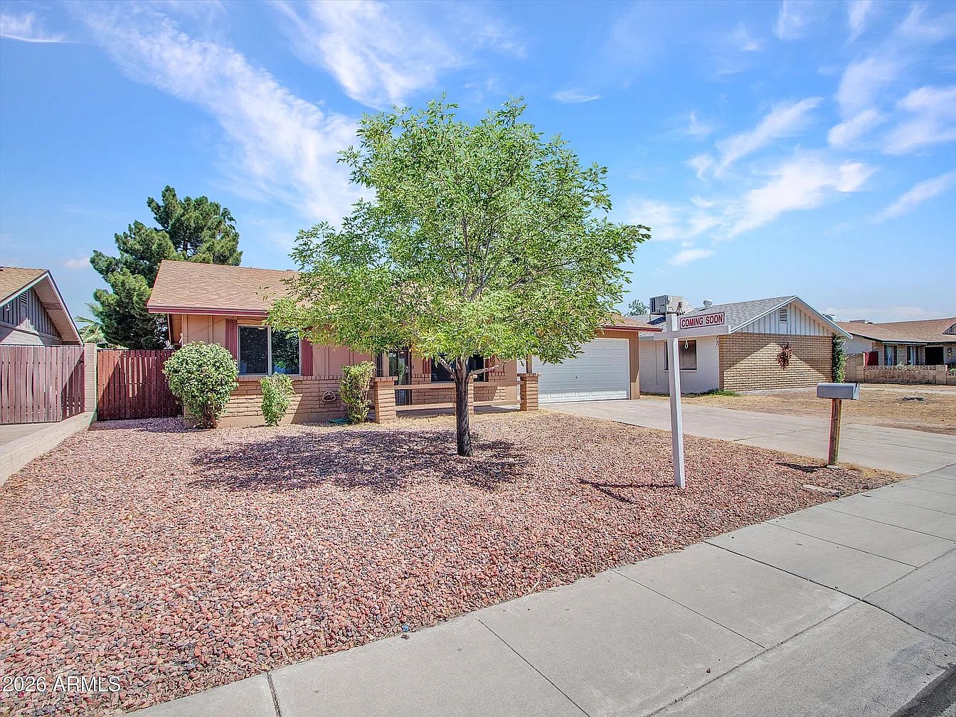 3824 W Lupine Ave photo 2