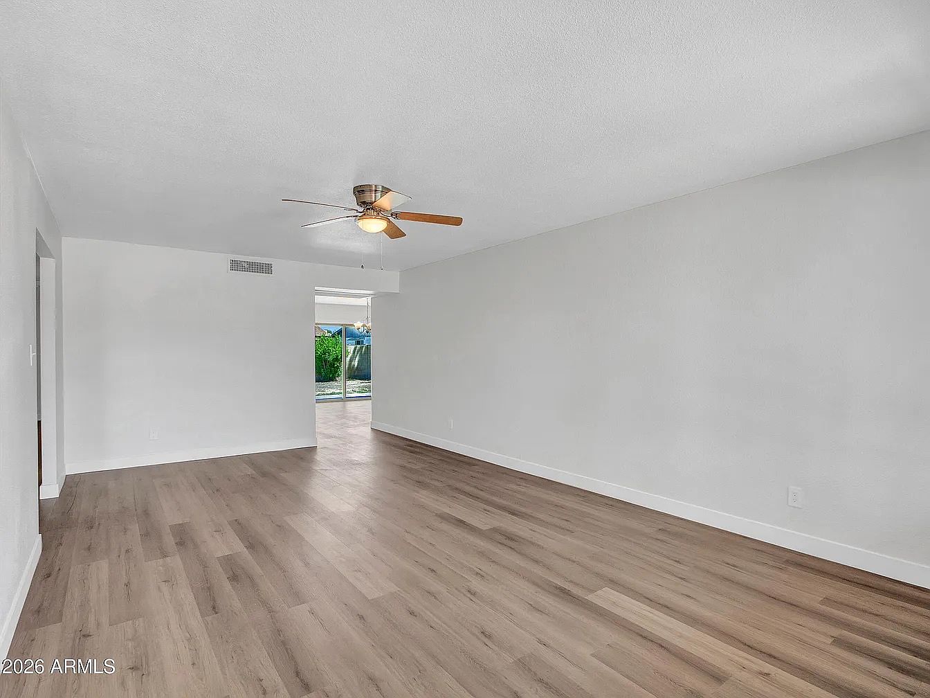 3824 W Lupine Ave photo 3