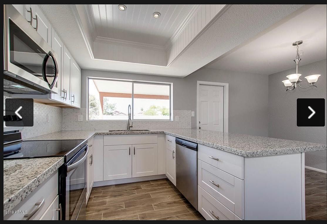 4026 W Desert Hills Dr photo 5