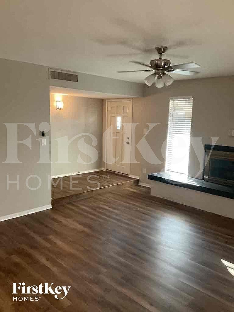 3842 W Cheryl Dr photo 2