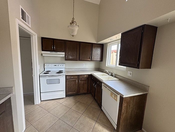 3517 W Vogel Ave photo 5
