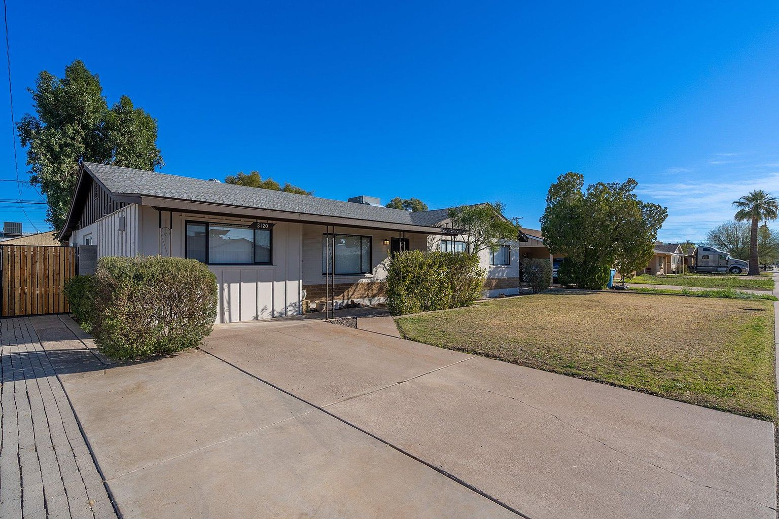 3120 W Columbine Dr photo 2