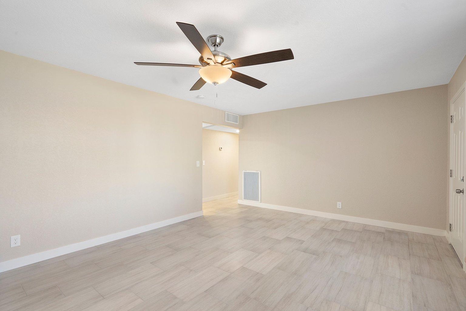 3120 W Columbine Dr photo 5
