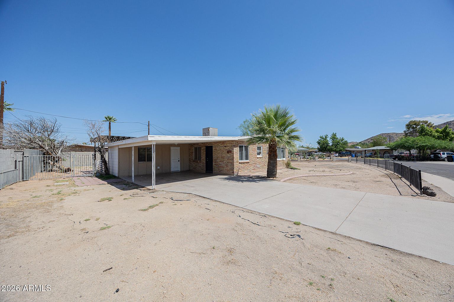 2130 W Cortez St photo 5