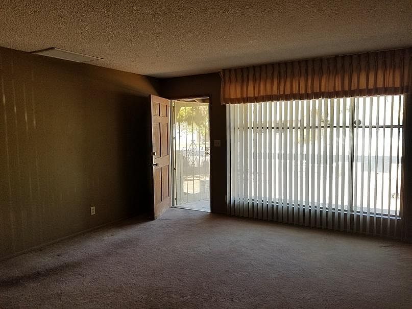 2529 W Columbine Dr photo 4