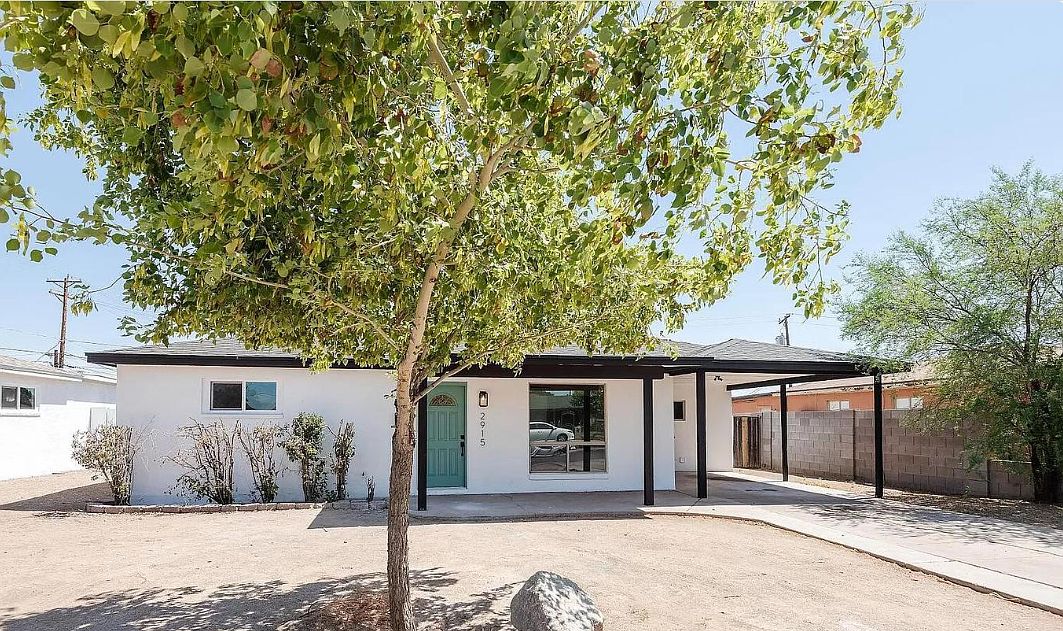 2915 W Griswold Rd Phoenix, AZ 85051 photo 2